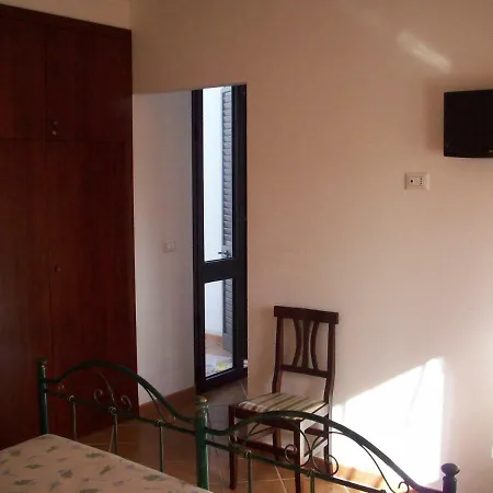 Agri Gallipoli Bed & Breakfast 3*